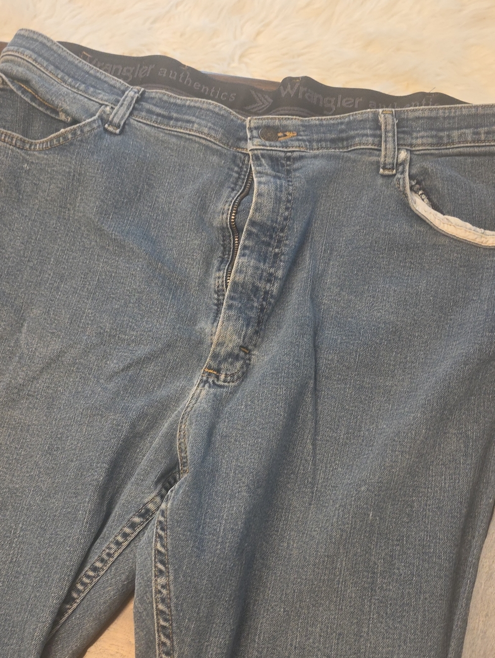 Wrangler Relaxed Fit Light Blue Men's Jeans